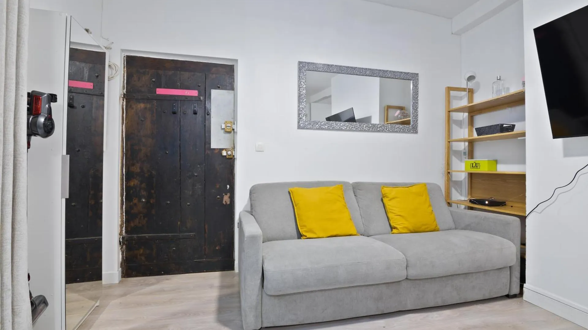 Studio Appartement Quartier Notre-Dame Free Netflix Paris Apartment